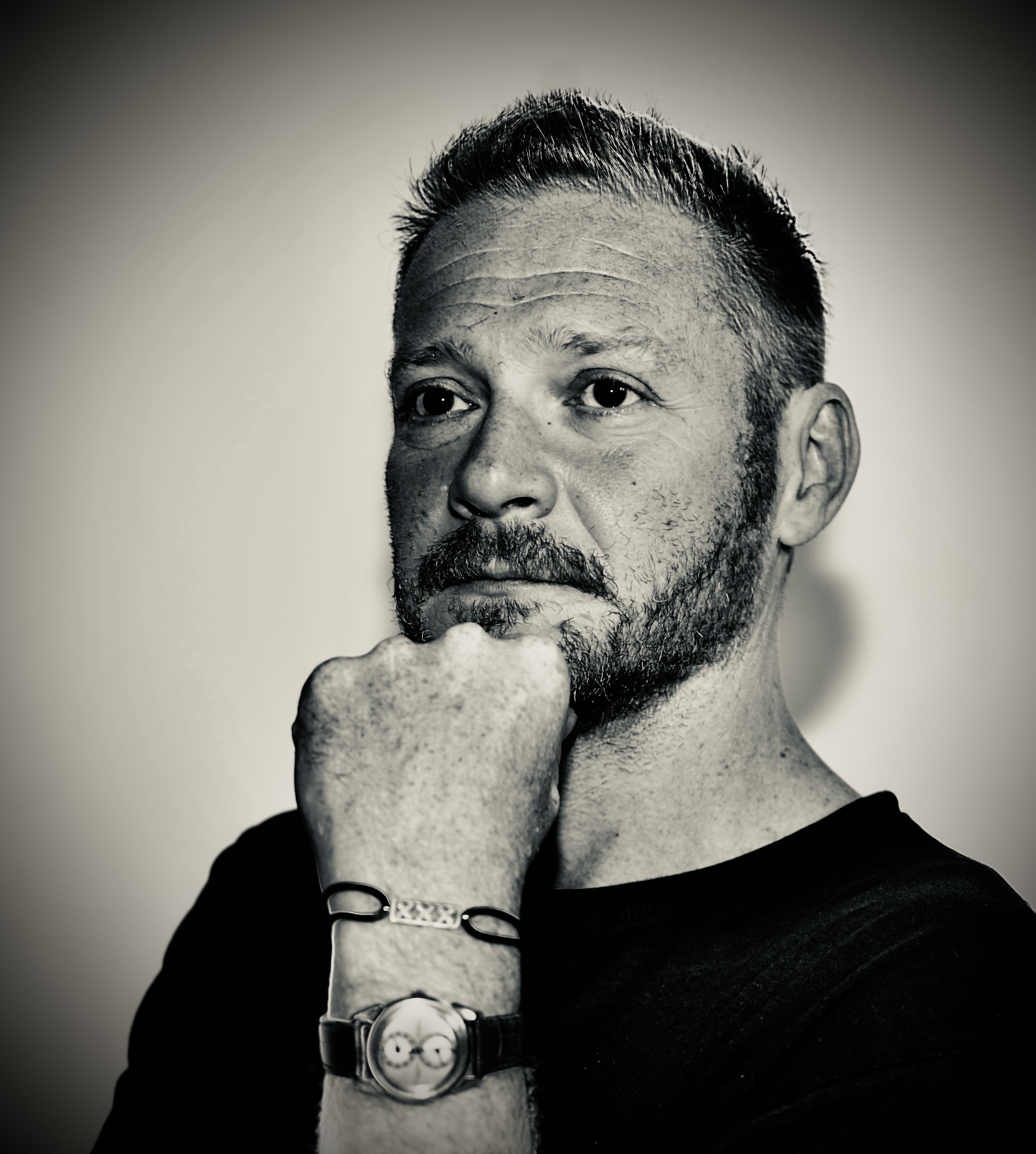 Jack Orange performing